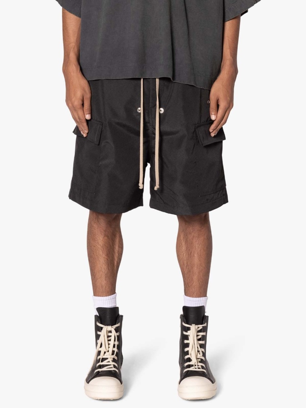 mnml Rave Double Cargo Shorts - Black Size XLBlack / XL